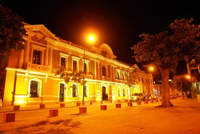 Alcaldia-Santa-Marta-Noche