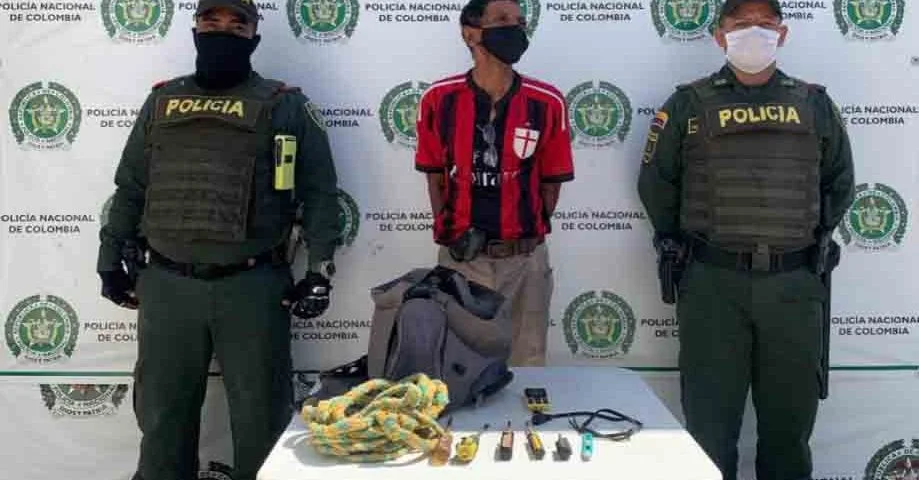 Capturado por reconectar servicio de energía