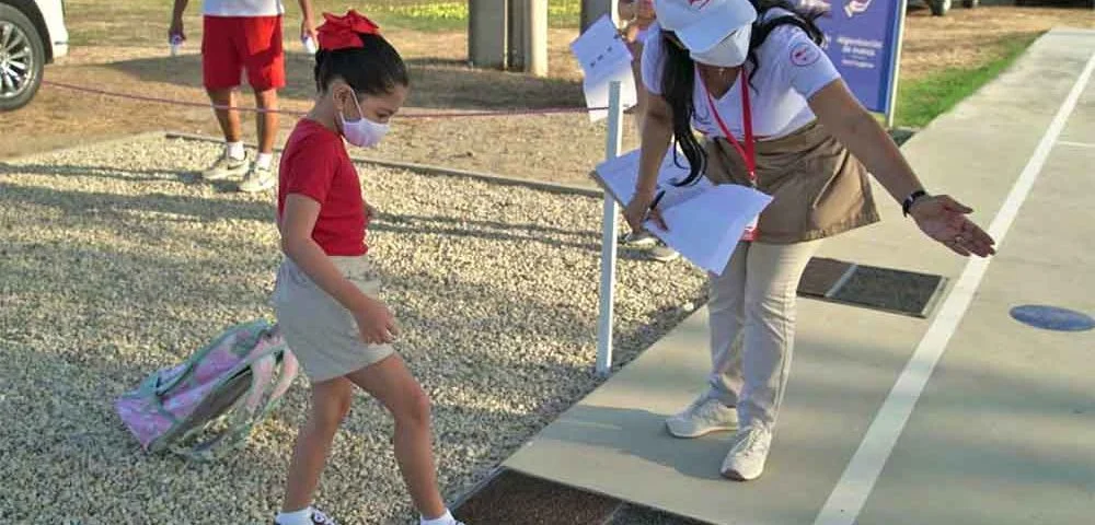 Bureche School, inicia clases con modelo de alternancia