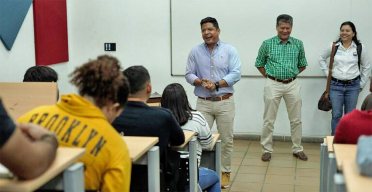 Rector Pablo Vera Salazar acompaña inicio de clases UNIMAGDALENA 2023