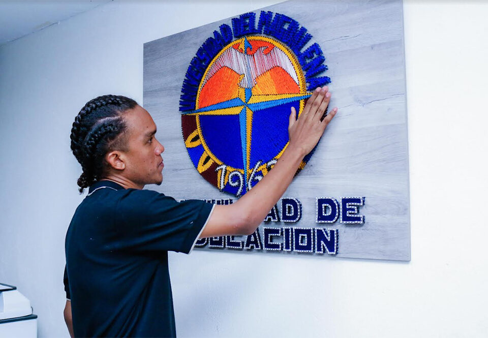 Arte de tensar hilos emprendimiento de estudiantes Unimagdalena