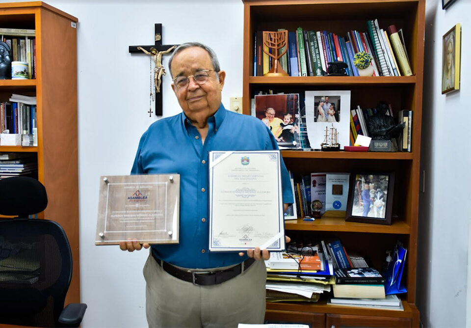 Rector de La Sergio recibió reconocimiento por su destacada labor con la educación superior