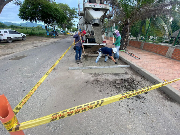 restauración de la vía al Aeropuerto Internacional Simón Bolívar