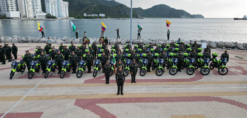 Alcaldía de Santa Marta entrega de moderno parque automotor a la Policía Metropolitana