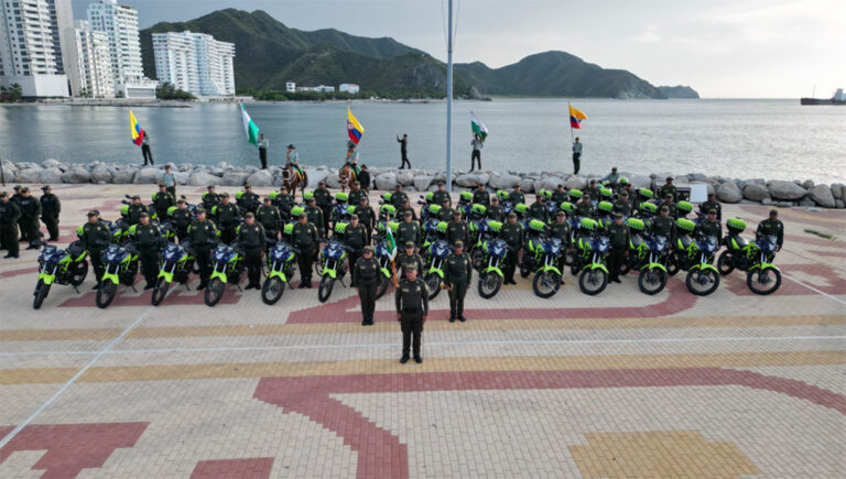 Alcaldía de Santa Marta entrega de moderno parque automotor a la Policía Metropolitana