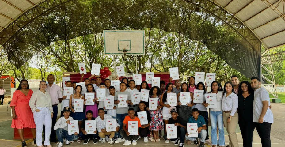 200 cesarenses avanzan en su formación gracias al proyecto Bachillerato con Drummond