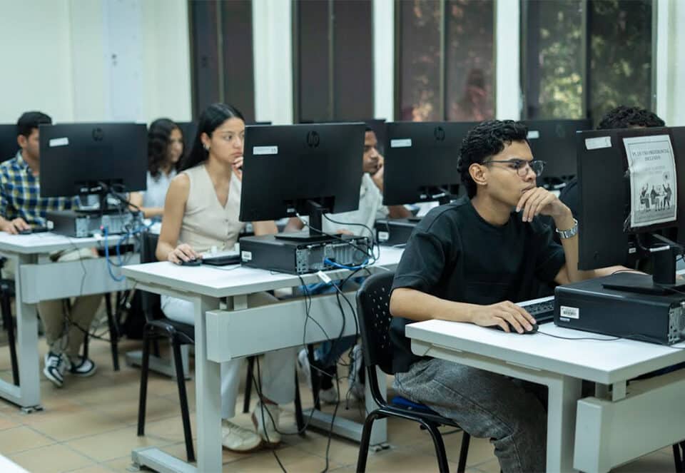 Avanza proceso de admisión en UNIMAGDALENA