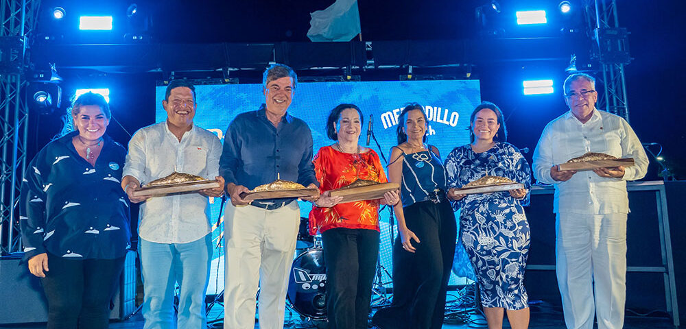Rector Pablo Vera Salazar recibe reconocimiento_