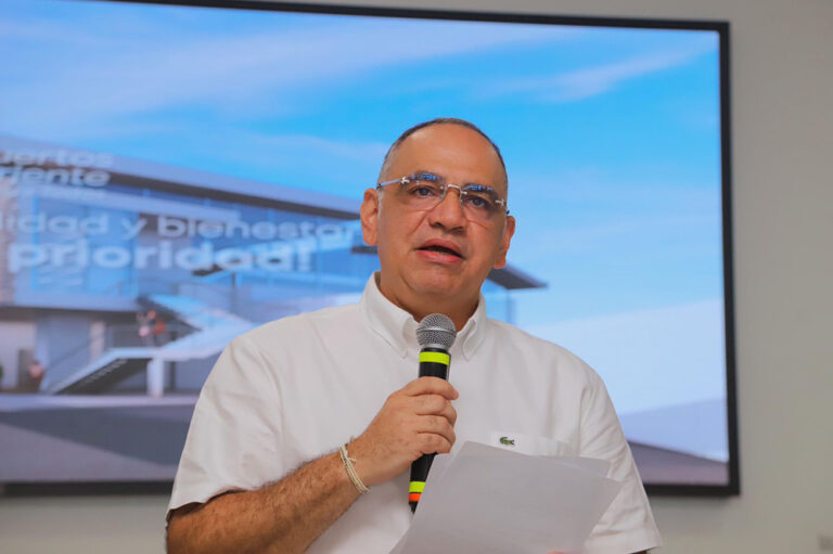 Alcalde Pinedo envió carta al presidente Petro precisando cobertura y la necesidad de plantas desalinizadoras