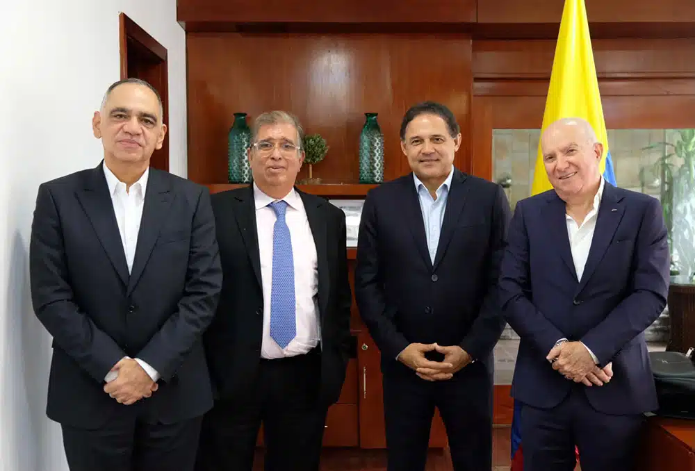 Alcalde Carlos Pinedo se reúne con MinAmbiente para avanzar en Plan Integral para la Recuperación del río Manzanares